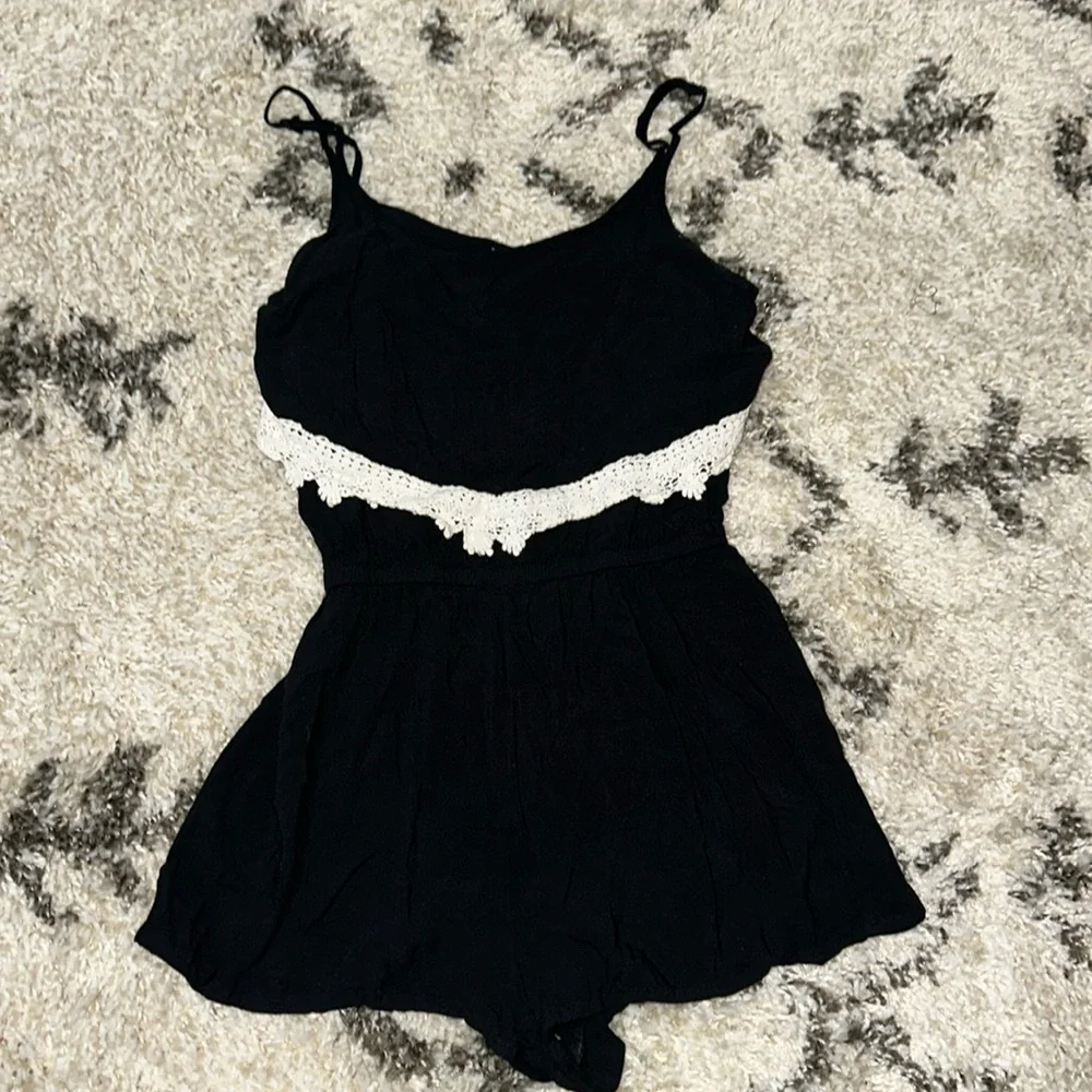 Romper - Picture 1 of 3